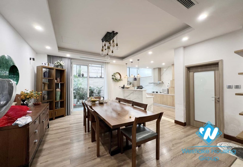 New villa with elevator 5 bedrooms fully furnished